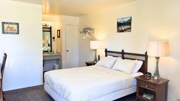 Comfort Double Room | Laptop workspace, free WiFi