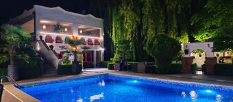 Vila Varadero- your quite private retreat surrounded with palms.