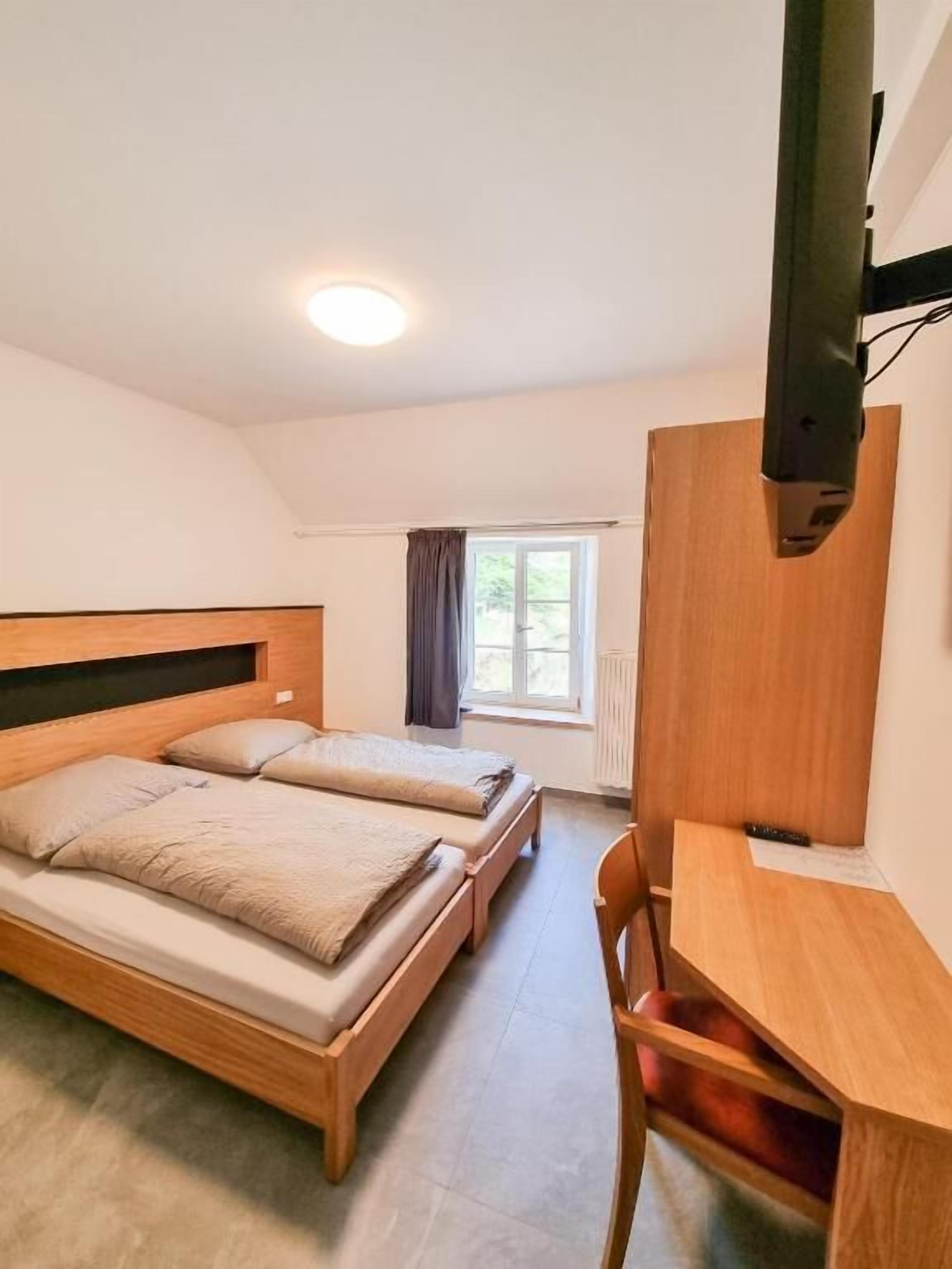 Zweibettzimmer, Flussblick | Verdunkelungsvorhänge, schallisolierte Zimmer, kostenloses WLAN
