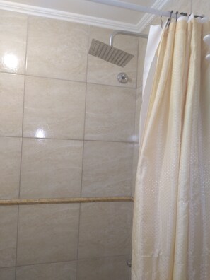 Handtücher, Seife, Toilettenpapier