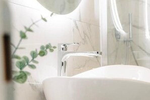 Luokittelematon kuva, 2 kautta 11, painike