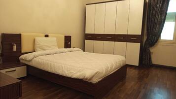 Luksusleilighet, balkong | Strykejern/-brett og wi-fi (inkludert)