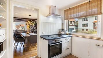 Kühlschrank, Ofen, Herdplatte, Geschirrspüler