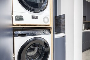 Interior - A clean, luxurious, spacious and modern 4 Bedroom house (Borehamwood)