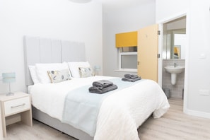 Exterior - Spa Court (Cheltenham)