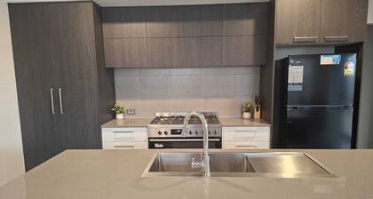 Modern 5 Bedroom Family Home | Hammond Park