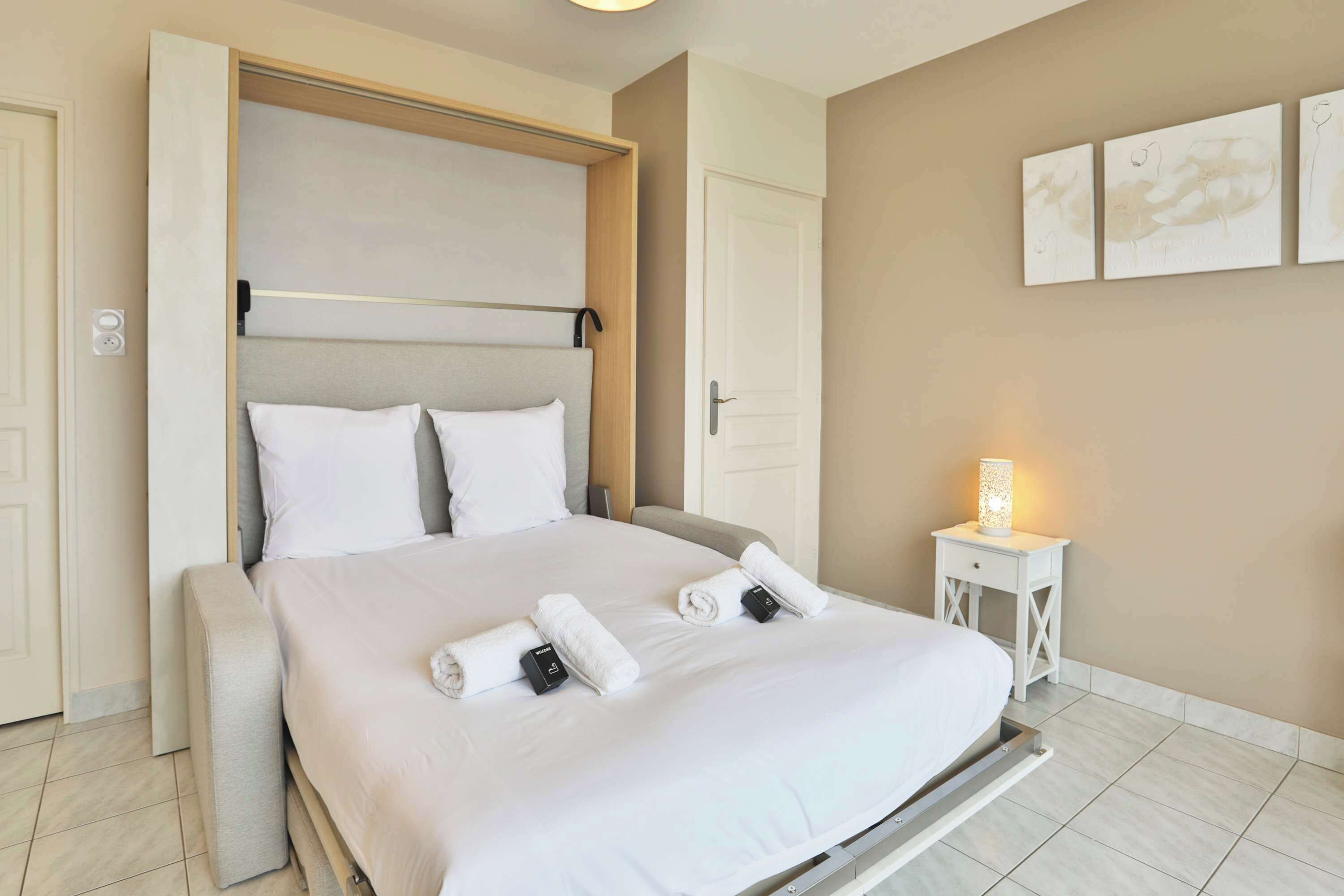 Fer et planche à repasser, Wi-Fi, draps fournis