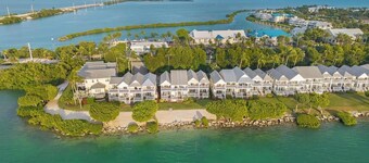 Oceanview 3BR/3BA Cottage 5009: Village at Hawks Cay Villas