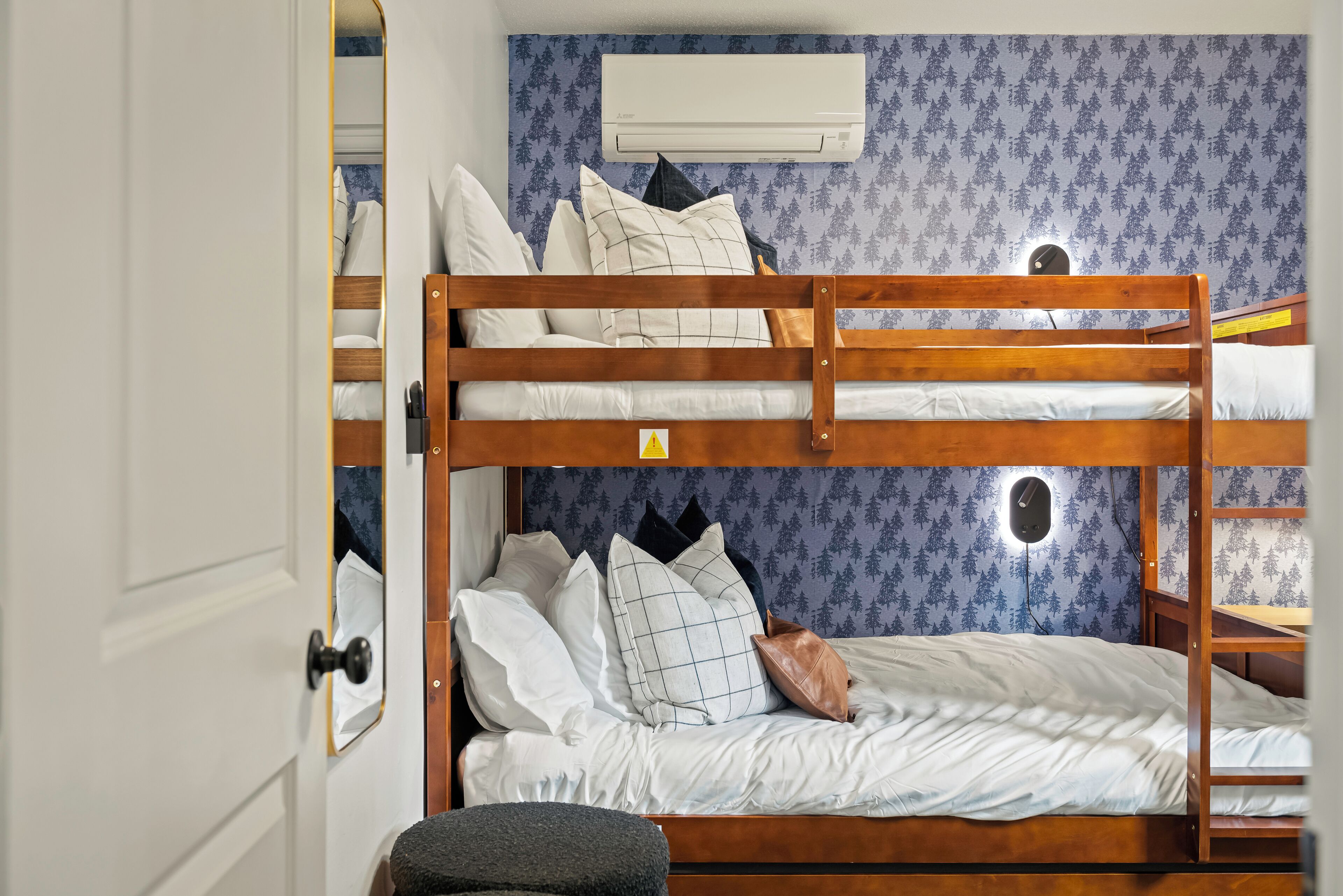 5 makuuhuonetta, silitysrauta/-lauta, Wi-Fi, vuodevaatteet