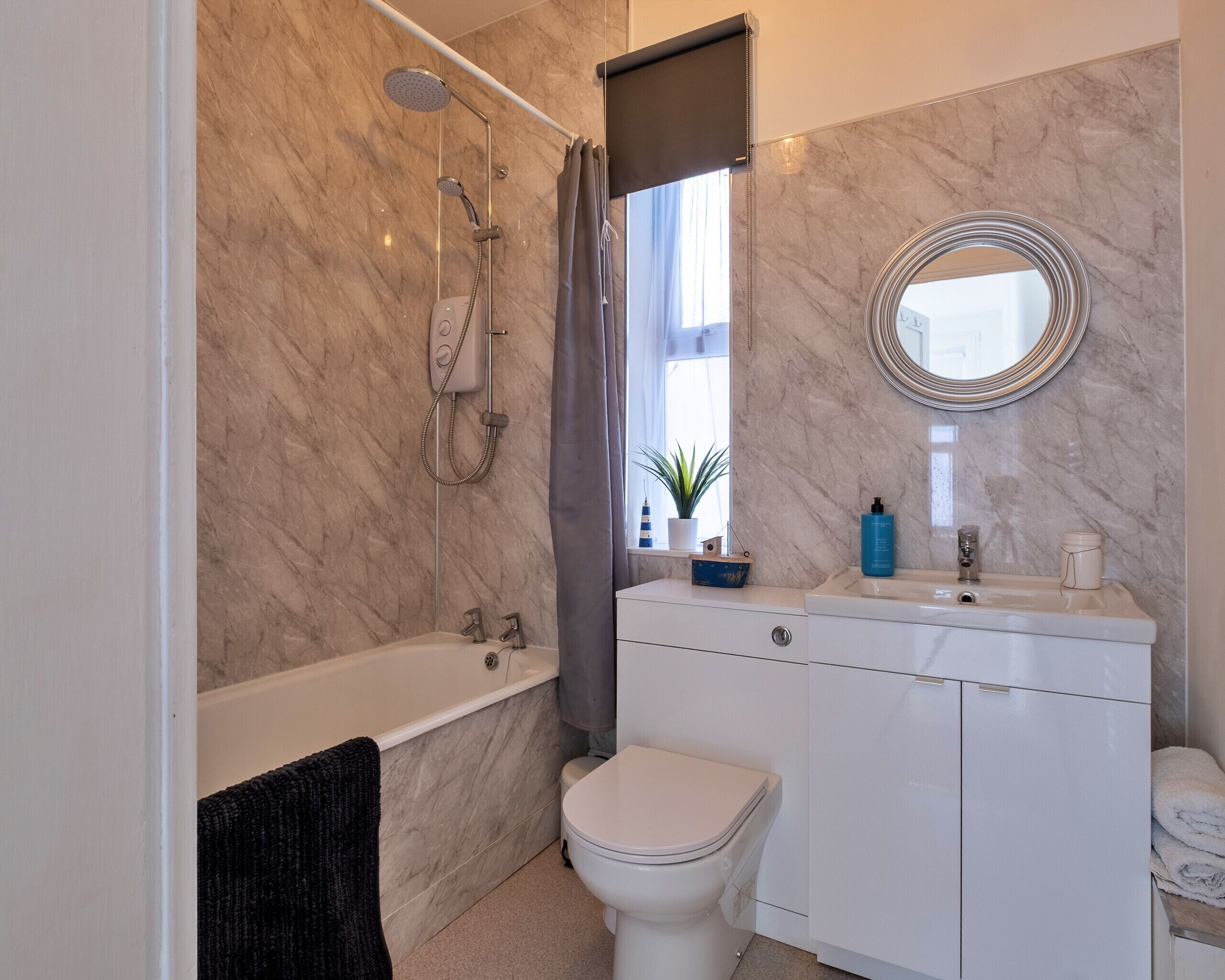 Douche, serviettes fournies