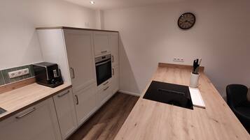 Oven, stovetop, dishwasher