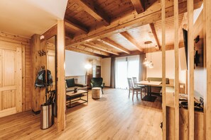 Apartment, Mountain View | Living area - REGITNIG GmbH - Hotel & Chalets (Weissensee)