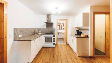 Apartment, Mountain View | Private kitchen