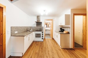 Private kitchen - REGITNIG GmbH - Hotel & Chalets (Weissensee)