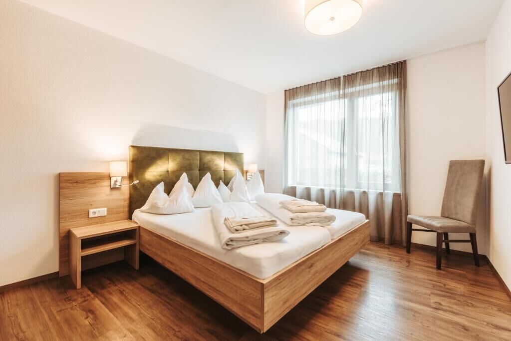 In-room safe, free WiFi, wheelchair access