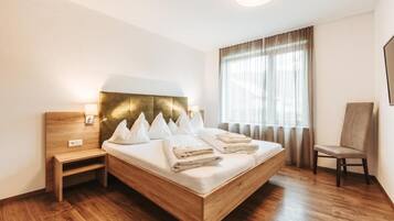 In-room safe, free WiFi, wheelchair access