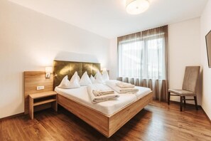 房內夾萬、免費 Wi-Fi、方便輪椅出入