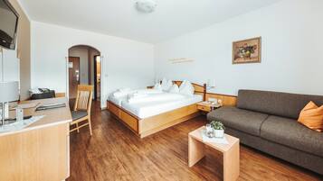 Double Room, Balcony, Garden View | In-room safe, free WiFi, wheelchair access