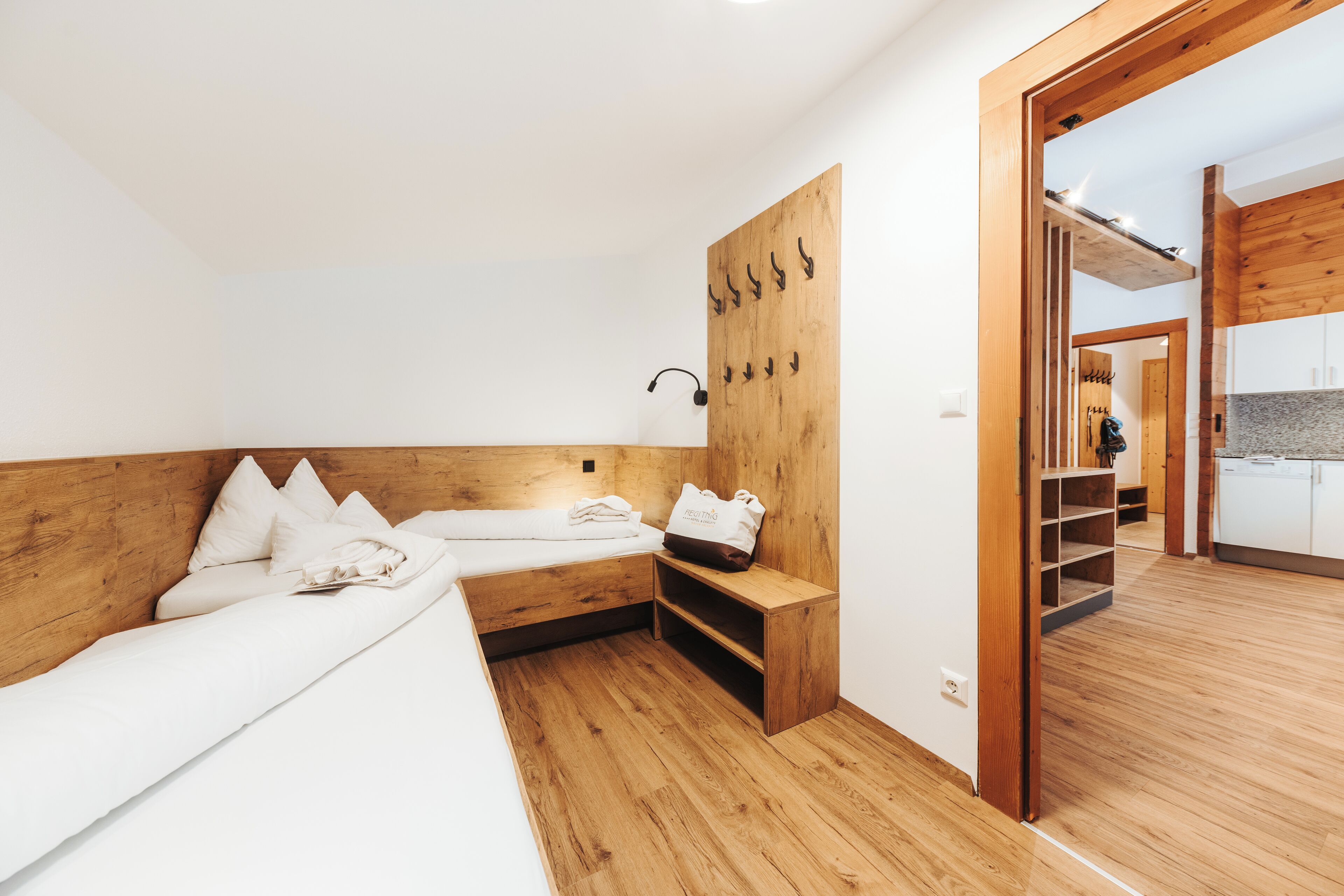 Departamento, balcón, vista al jardín | Caja de seguridad en la habitación y wifi gratis 