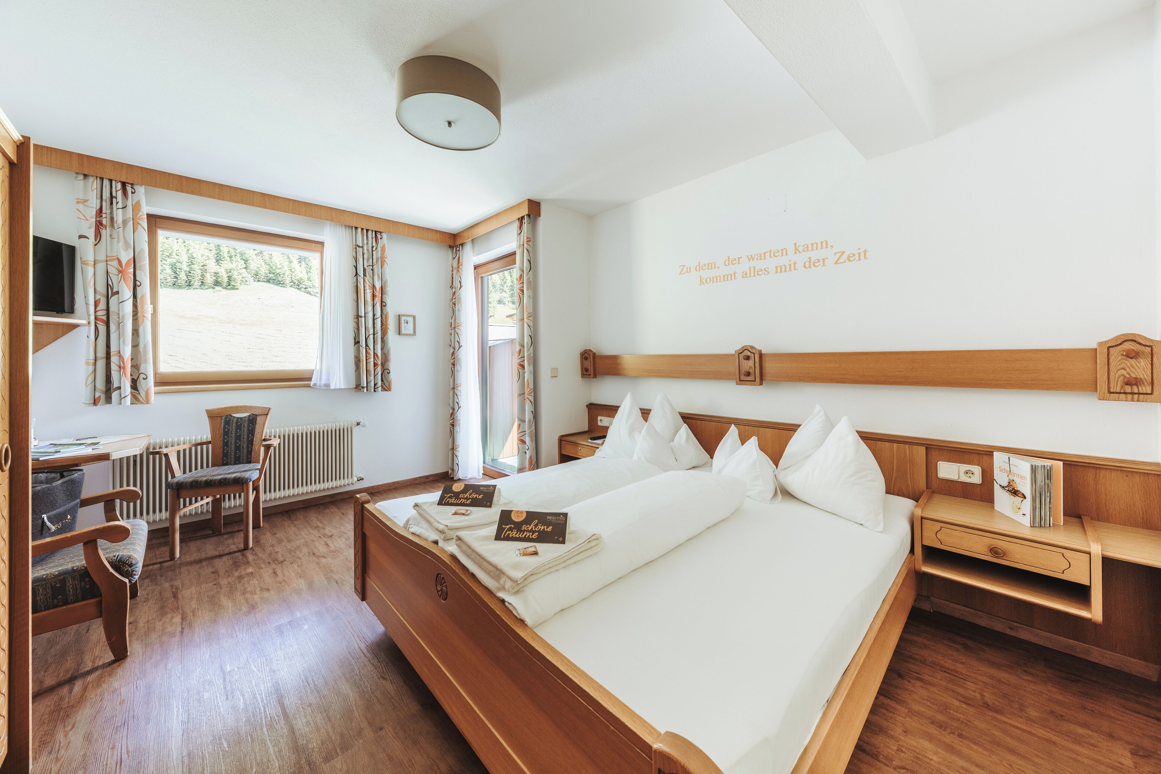 Economy Double Room, Balcony, Garden View