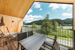 Outdoor dining - REGITNIG GmbH - Hotel & Chalets (Weissensee)