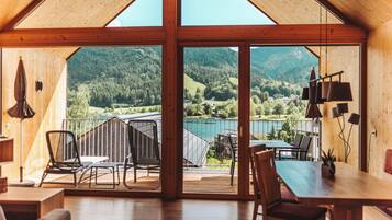 Chalet, Balcony, Lake View | Living area