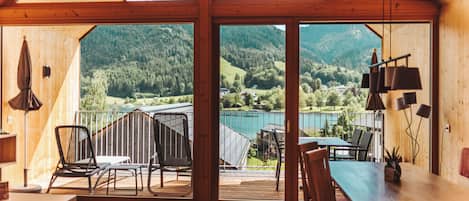 Chalet, Balcony, Lake View | Living area