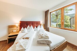 In-room safe, free WiFi, wheelchair access - REGITNIG GmbH - Hotel & Chalets (Weissensee)