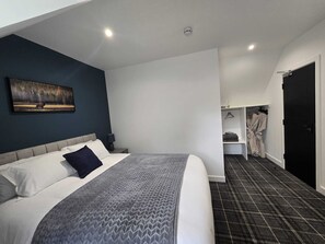 Deluxe House | Free WiFi, bed sheets - Woodside House (Forres)