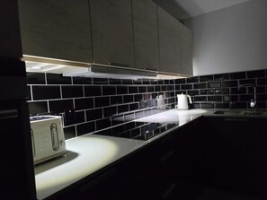 Deluxe House | Bathroom | Towels - Woodside House (Forres)