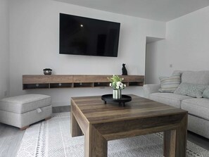 Deluxe House | Living area | Flat-screen TV - Woodside House (Forres)
