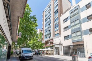 Exterior - Apt. 1HAB w/terrace Salamanca by CH (Madrid)