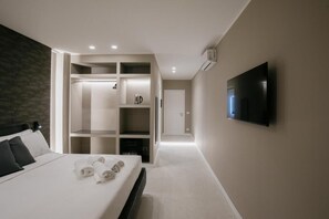 Comfort-Doppelzimmer, Balkon, Blick auf den Innenhof | Kostenloses WLAN