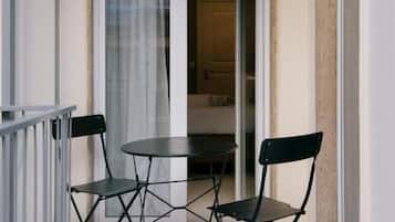 Comfort-Doppelzimmer, Balkon, Blick auf den Innenhof | Terrasse/Patio