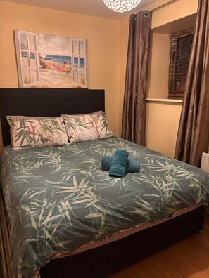 1 bedroom, iron/ironing board, WiFi, bed sheets - Lovely apartment in the middle of the town center with parking spot available (Drogheda)
