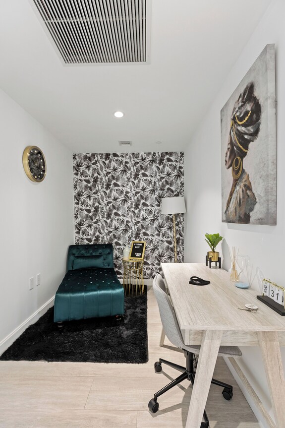 Highrise 2-bedroom Condo In The Heart Of Brickell - Miami, FL