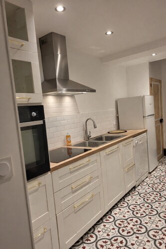 Appartement idéalement situé, plein centre d’Aubigny-sur-Nère et au calme.