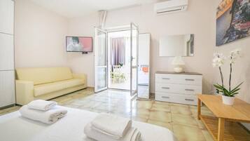 Comfort-Zimmer, Meerblick (Positano) | Verdunkelungsvorhänge, Bügeleisen/Bügelbrett, kostenloses WLAN