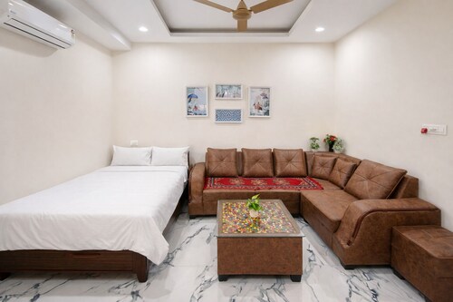 Krish Home, Clean & Cozy 2 BHK Home