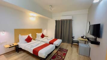 Escritorio y espacio para trabajar con laptop