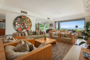 Interior - Golf Villa 5102 - Best Ocean Views | Daily Housekeeping (Kailua Kona)