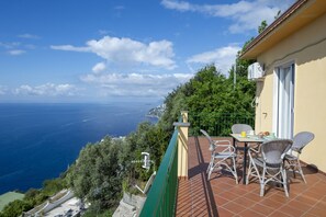 Outdoor dining - VivimiHome-Casa Tiberio (Conca dei Marini)