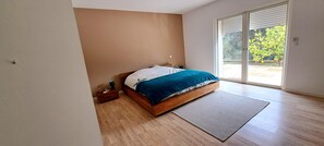 3 bedrooms, iron/ironing board, WiFi, bed sheets - Recent villa 250m2 with swimming pool (Seillans)