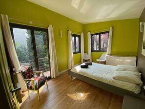 Iron/ironing board, internet, bed sheets - Le Bosaryn - A rare interlude on the outskirts of Paris (Charenton-le-Pont)