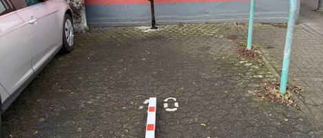 المنطقة المحيطة بالمنشأة