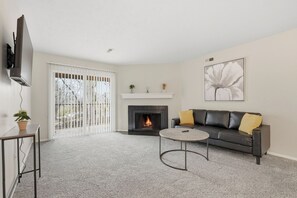 Smart TV, offices - Spacious 1 Bed w/ updated finishes (Columbus)