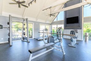 Fitness facility - Spacious 1 Bed w/ updated finishes (Columbus)