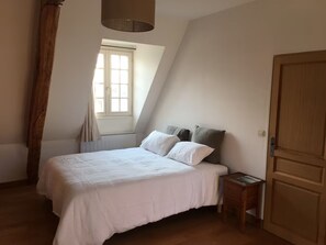3 bedrooms, free WiFi, bed sheets - Charming gîte close to the sea! Ideal for families and friends! (Doudeville)