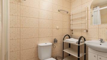 Bruser, hårtørrer, håndklæder, Sæbe