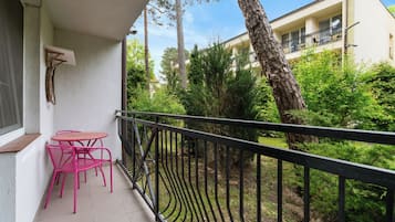 Comfort-lejlighed - balkon | Udendørs spisemuligheder